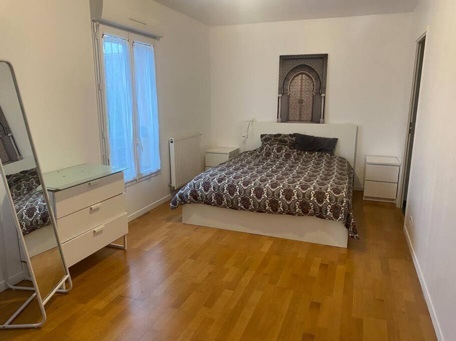 Maison 4 St Pierre Du Perray, France *